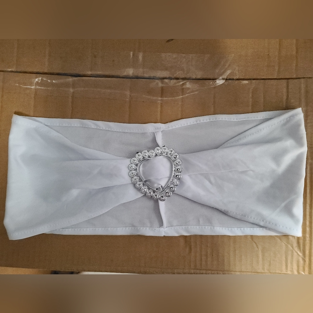 50 piece silk chair stash with heart buckle